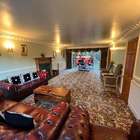 Unwind In Comfort At Cosy Caradus Your 4 Bedroom Home Sweet Home! 버밍엄 외부 사진