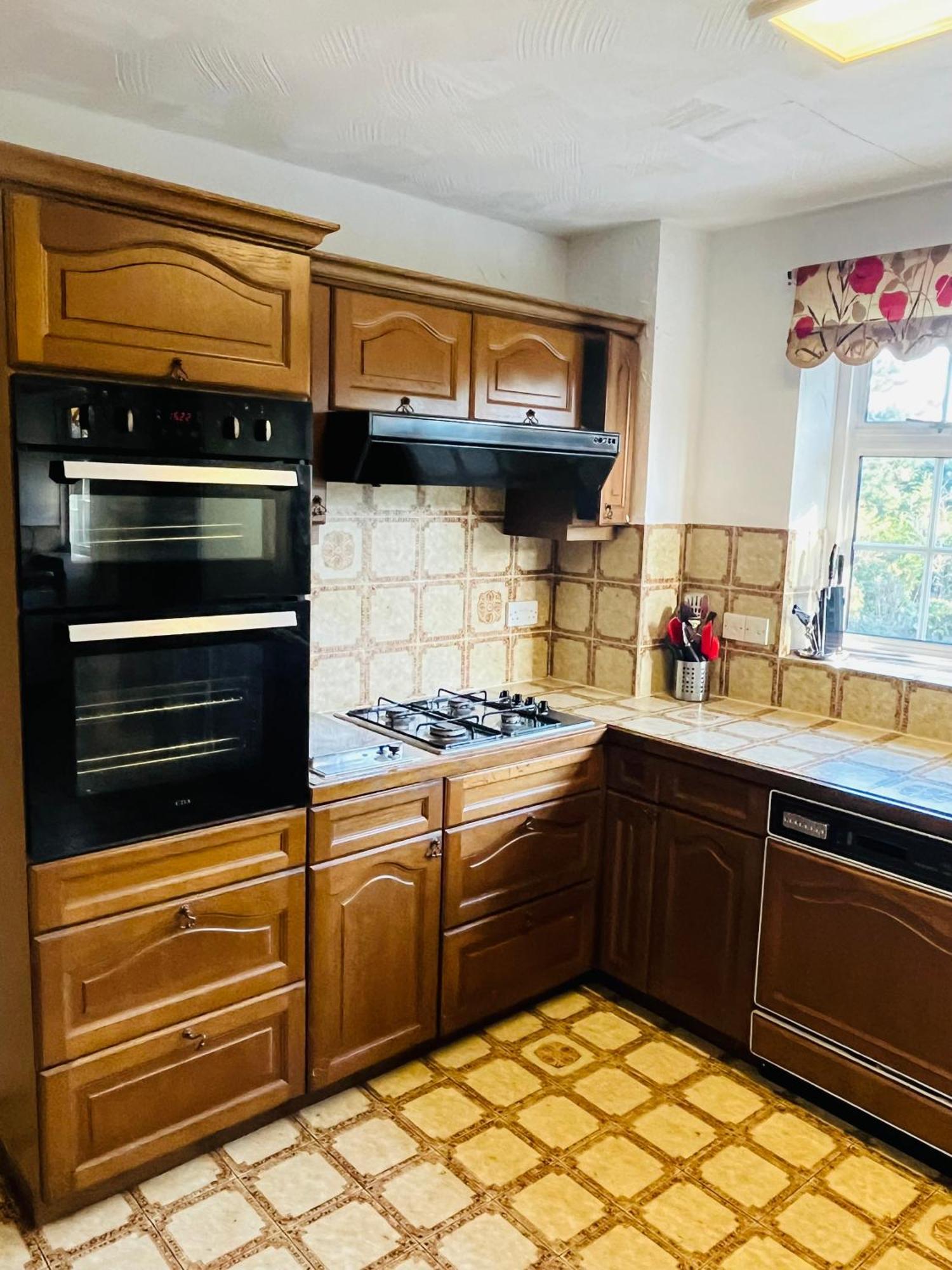 Unwind In Comfort At Cosy Caradus Your 4 Bedroom Home Sweet Home! 버밍엄 외부 사진