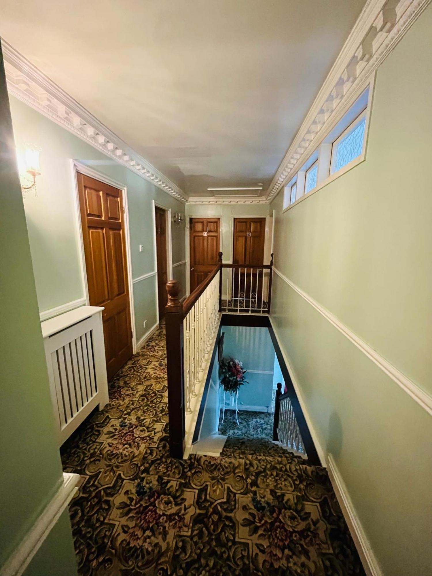 Unwind In Comfort At Cosy Caradus Your 4 Bedroom Home Sweet Home! 버밍엄 외부 사진